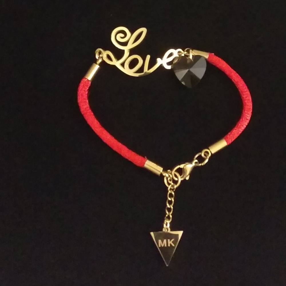Red string bracelet